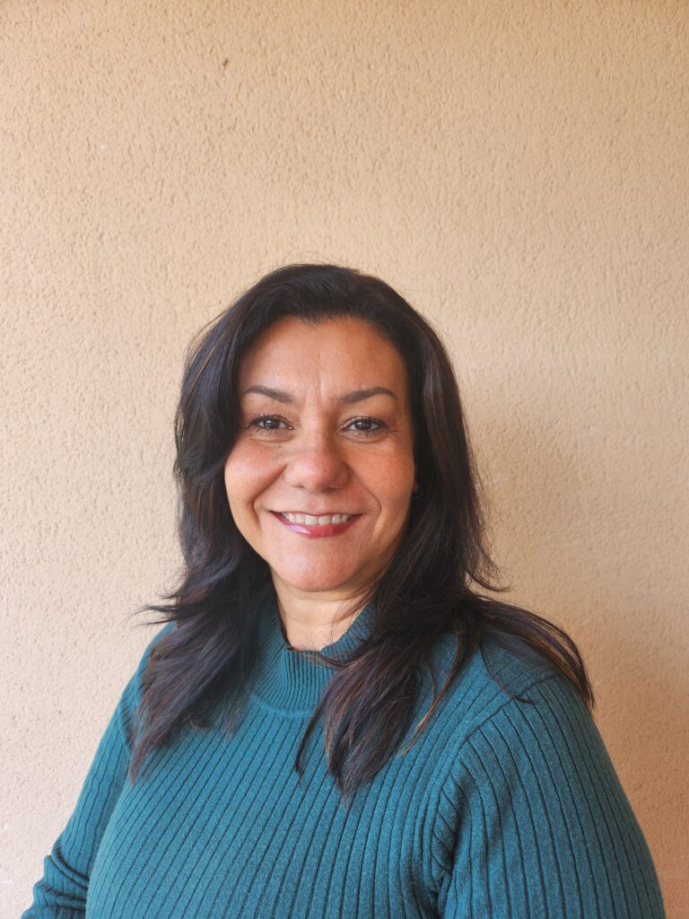 ELIZABETH LEAL